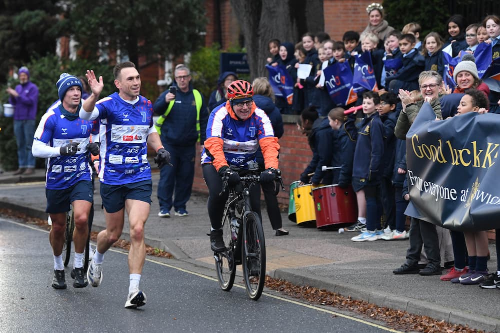 Ipswich School Welcomes Rugby Legend Kevin Sinfield on His 7-in-7 Ultra Marathon Challenge